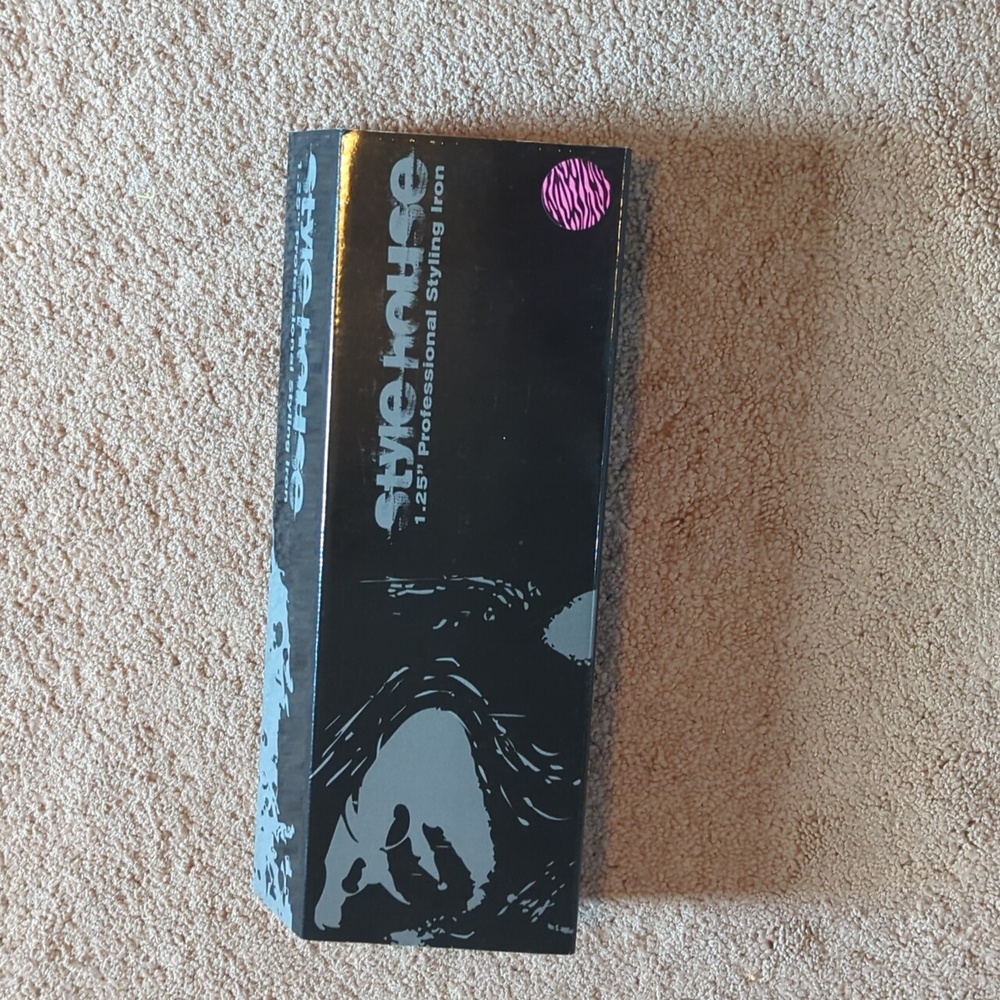 Style House Black Professional Styling Iron  Zebra Pink & Black New No Tags.SALE